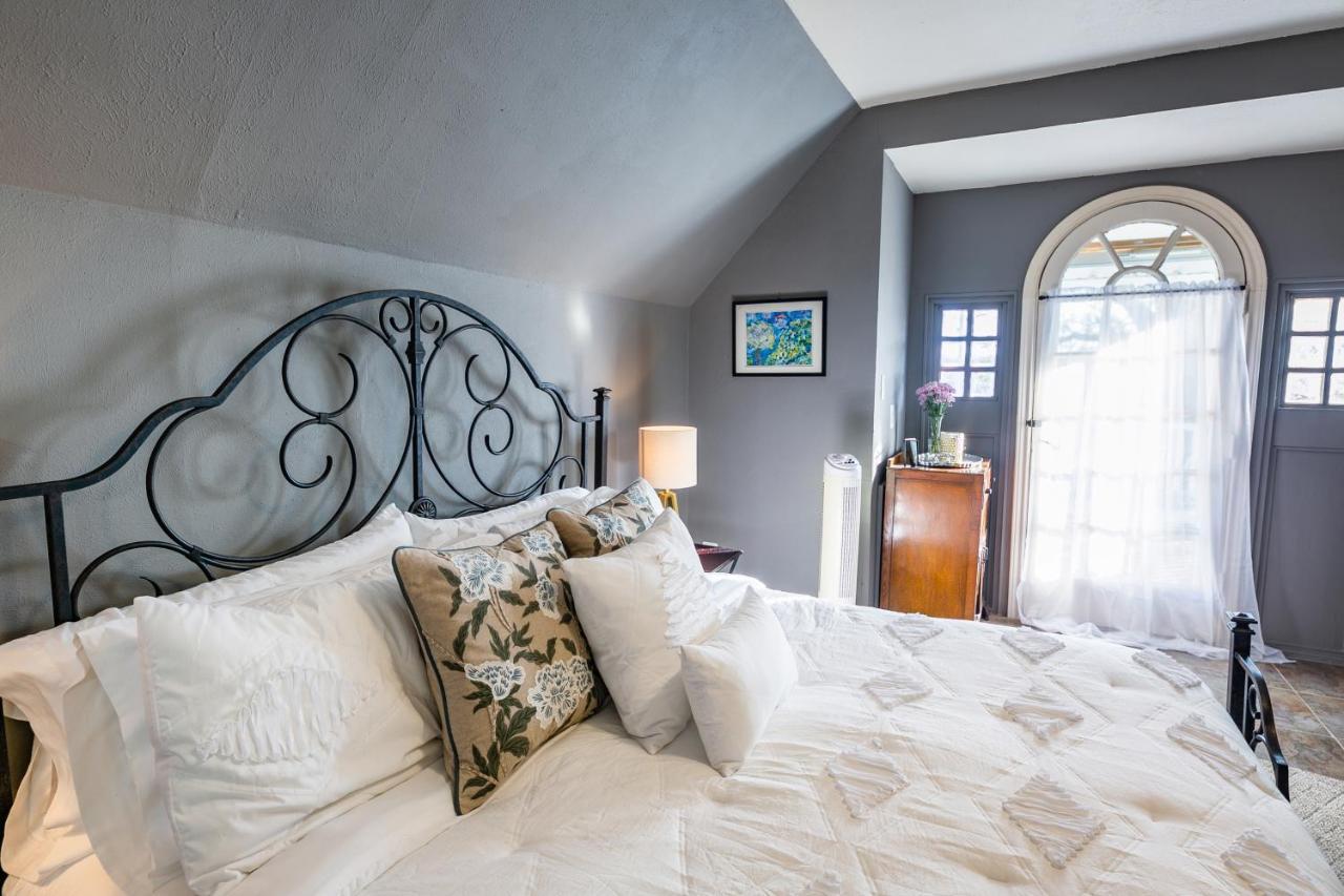 Blue Heron Bed And Breakfast On Lake Гранбъри Екстериор снимка